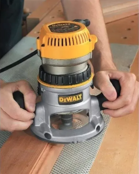 ROUTER 1-3/4HP 750W DW616