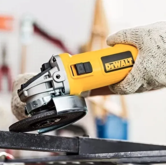 MINI ESM ANG 4.5"800W DWE4020B3