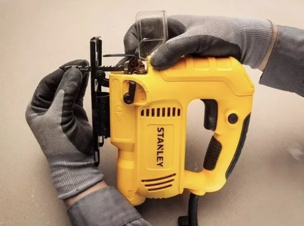 SIERRA CALADORA VV 600W SJ60K