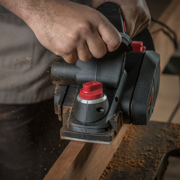 Cepillo para madera Skil 1555 de 550W